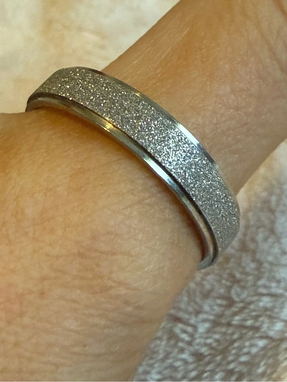 Silver Glitter Sparkle Textured Band Ring Size 11.5 / 12 Minimalist Chic⁠